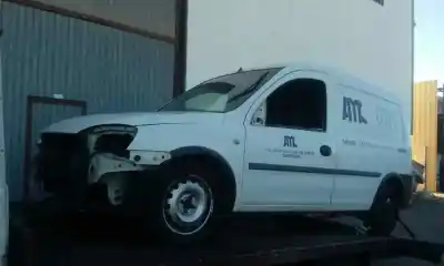 Veículo de Sucata OPEL COMBO Familiar do ano 2003 alimentado Y17DTL