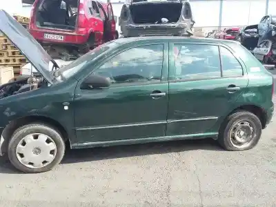 Véhicule à la ferraille skoda                                              fabia (6y2/6y3)                                                                                                                                                                                                                                            comfort                                                                                                                                                                                                                                                    de l'année 2000 alimenté azf