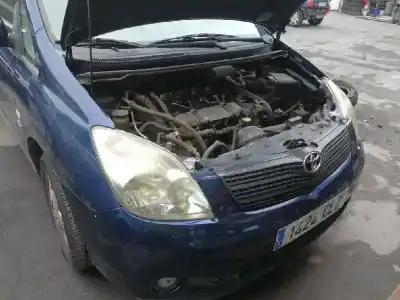 Scrapping Vehicle toyota corolla (_e12_) 2.0 d-4d (cde120_) of the year 2003 powered 1cdftv