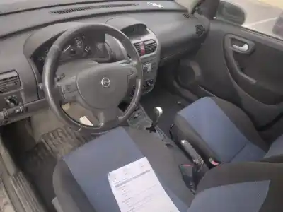 Vehicul casat opel corsa c cosmo al anului 2004 alimentat z12xep