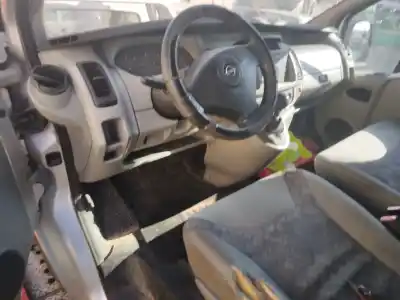 Veículo de Sucata opel vivaro combi 2.7t corto do ano 2004 alimentado f9qu7