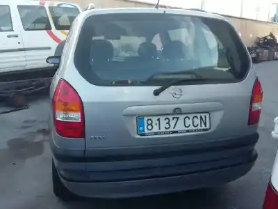 Sloopvoertuig opel zafira a elegance van het jaar 2002 aangedreven z18xe