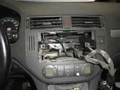 Утилизация автомобиля ford focus c-max (cap) 1.6 16v cat года 2003 питание hwda piezas