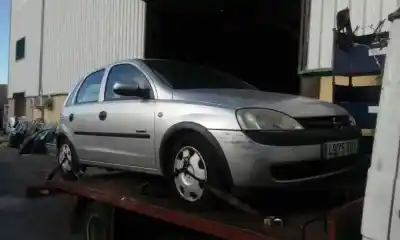 Veicolo di demolizione OPEL CORSA C Comfort dell'anno 2001 alimentato Z10XE