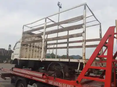 Veicolo di demolizione nissan cabstar e tl35-1 dell'anno 2000 alimentato bd30d