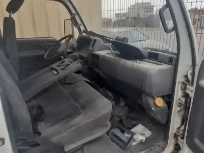 Veicolo di demolizione nissan cabstar e tl35-1 dell'anno 2000 alimentato bd30d