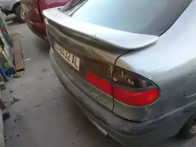 Veículo de Sucata renault laguna (b56) 1.8 mono cat do ano 1997 alimentado f3p676