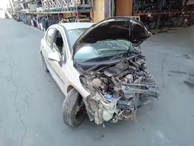 Veículo de Sucata peugeot 207 confort do ano 2007 alimentado 9h06