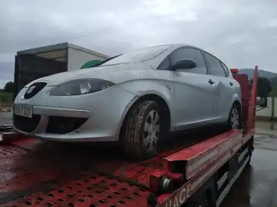 Sloopvoertuig SEAT TOLEDO (5P2) Stylance / Style van het jaar 2004 aangedreven BKD