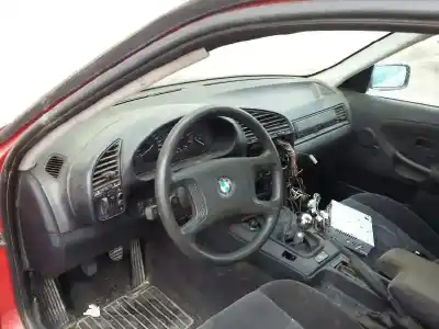Sloopvoertuig bmw serie 3 berlina (e36) 320i van het jaar 1993 aangedreven 206s2