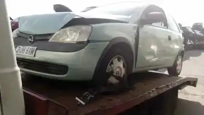 Sloopvoertuig opel corsa c club van het jaar 2000 aangedreven z12xe