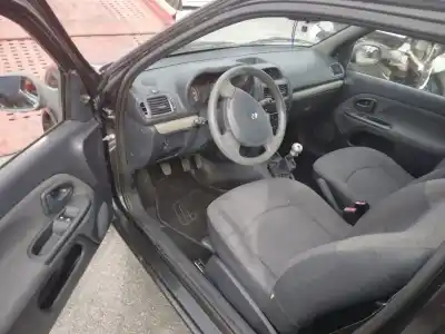 Здавання транспортного засобу renault clio ii fase ii (b/cb0) authentique року 2004 потужний d4fg7