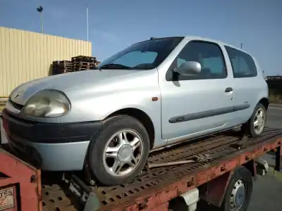 Scrapping Vehicle renault   of the year 2001 powered d4fb7