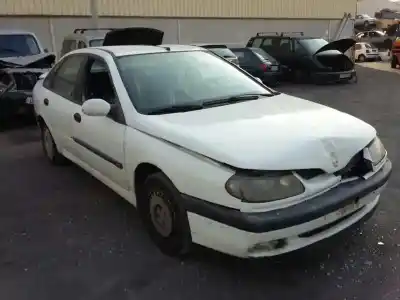 Veículo de Sucata renault laguna (b56) 1.8 mono cat do ano 1995 alimentado f3p676