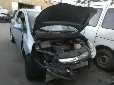 Véhicule à la ferraille opel corsa d cosmo de l'année 2010 alimenté z12xep
