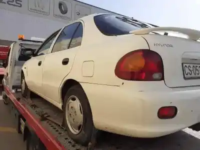 Veicolo di demolizione hyundai accent (x3) 1.5 gs dell'anno 1996 alimentato g4ek