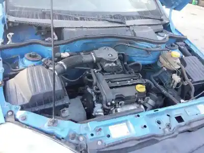 Vehicul casat opel corsa c club al anului 2002 alimentat z10xe