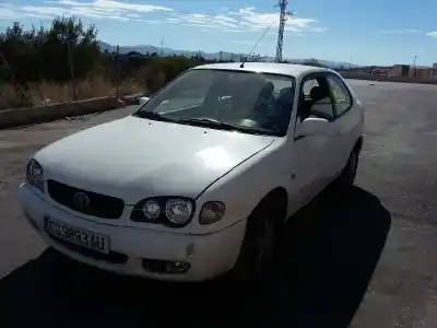 Sloopvoertuig toyota corolla (e11) 1.4 linea terra van het jaar 2000 aangedreven 4zzfe