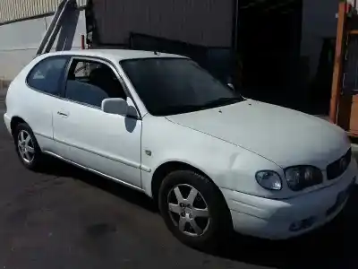 Sloopvoertuig toyota corolla (e11) 1.4 linea terra van het jaar 2000 aangedreven 4zzfe