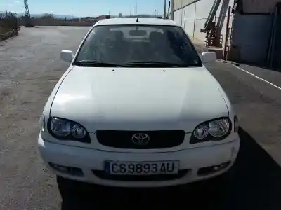 Sloopvoertuig toyota corolla (e11) 1.4 linea terra van het jaar 2000 aangedreven 4zzfe