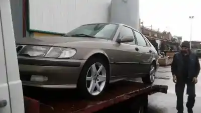 Veículo de Sucata SAAB 9-3 BERLINA 2.2 S TID do ano 2002 alimentado D223L