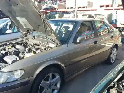 Veículo de Sucata saab 9-3 berlina 2.2 s tid do ano 2002 alimentado d223l