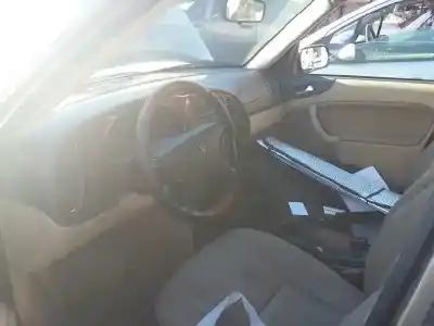 Veículo de Sucata saab 9-3 berlina 2.2 s tid do ano 2002 alimentado d223l