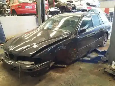 Veículo de Sucata bmw serie 5 touring (e39) 525d exclusive do ano 2002 alimentado 256d1