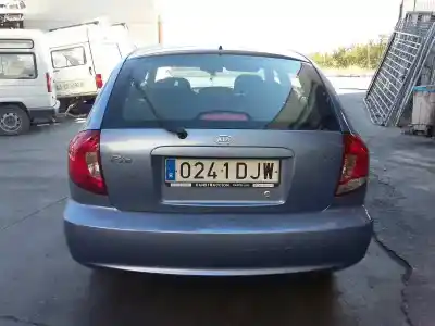 Vehicul casat kia rio ls berlina al anului 2005 alimentat a5d