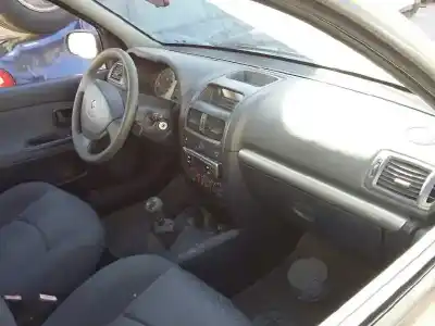 Здавання транспортного засобу renault clio ii fase ii (b/cb0) authentique року 2001 потужний k4jc7