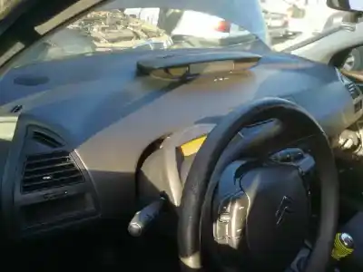 Veículo de Sucata citroen c4 coupe collection do ano 2005 alimentado kfu