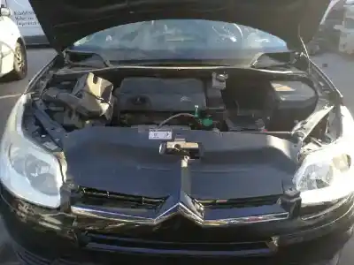 Veículo de Sucata citroen c4 coupe collection do ano 2005 alimentado kfu