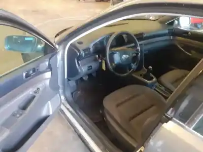 Veículo de Sucata audi a4 berlina (b5) 1.8 t do ano 2000 alimentado awt