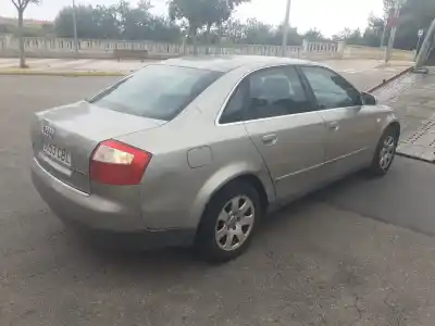 Veículo de Sucata AUDI A4 BERLINA (8E) 1.9 TDI (96kW) do ano 2002 alimentado AWX