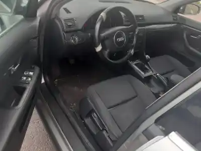 Veículo de Sucata audi a4 berlina (8e) 1.9 tdi (96kw) do ano 2002 alimentado awx