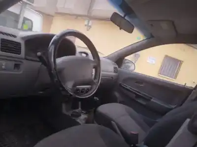 Veículo de Sucata kia rio ls berlina do ano 2004 alimentado a5d