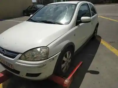 Veicolo di demolizione opel corsa d essentia dell'anno 2006 alimentato z12xep