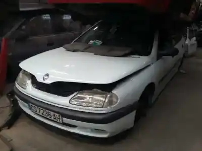 Veículo de Sucata renault laguna (b56) 2.2 diesel do ano 1995 alimentado g8t