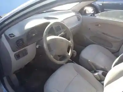 Sloopvoertuig kia rio ipanema berlina van het jaar 2002 aangedreven a3e