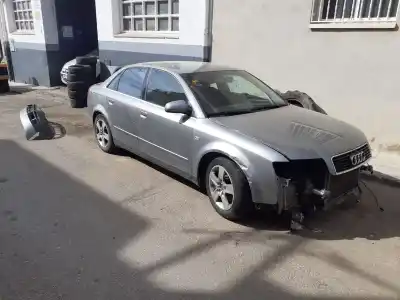 Veículo de Sucata AUDI A4 BERLINA (8E) 2.5 V6 24V TDI do ano 2004 alimentado BAU