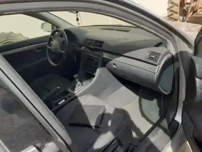 Scrapping Vehicle audi a4 berlina (8e) 2.5 v6 24v tdi of the year 2004 powered bau