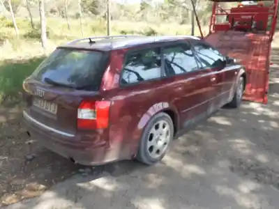 Veículo de Sucata AUDI A4 AVANT (8E) 2.5 TDI (120kW) do ano 2003 alimentado BFC