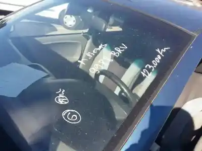 Vehicul casat kia rio ipanema berlina al anului 2002 alimentat a3e