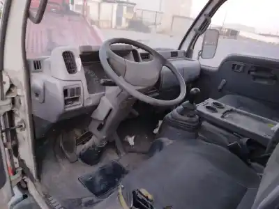 Veicolo di demolizione nissan cabstar e tl35-1 dell'anno 1999 alimentato bd30d