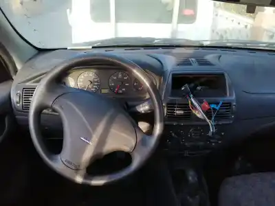 Veicolo di demolizione fiat brava (182) jtd 105/100 steel (a) dell'anno 2000 alimentato 182b4000