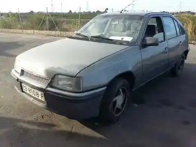Veicolo di demolizione OPEL KADETT E GLS Berlina dell'anno 1987 alimentato 16SV