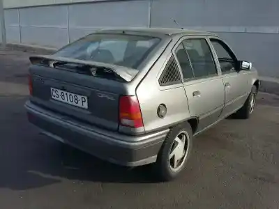Sloopvoertuig opel kadett e gls berlina van het jaar 1987 aangedreven 16sv