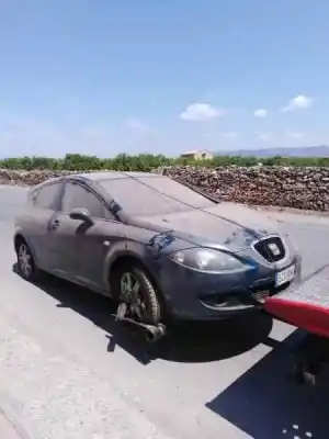 Véhicule à la ferraille seat leon (1p1) reference de l'année 2005 alimenté bkc