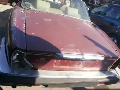 Véhicule à la ferraille jaguar xj 6 4.2 de l'année 1985 alimenté 8l