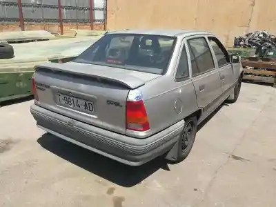 Sloopvoertuig opel kadett e gls berlina van het jaar 1991 aangedreven 16sv